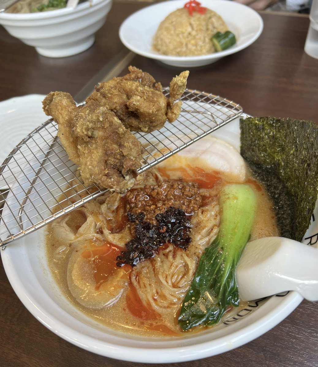RionaBar's tweet photo. 赤ドロ坦々麺
トッピングから揚げ¥100
#五泉市
#RamenDAISENMON https://t.co/8P215tKDZz