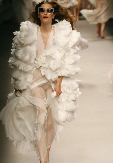 Phyllis67411326's tweet photo. the Sonia Rykiel Spring/Summer RTW 2008 #SoniaRykiel #runway #model #FashionModel https://t.co/S2knDjCoNW