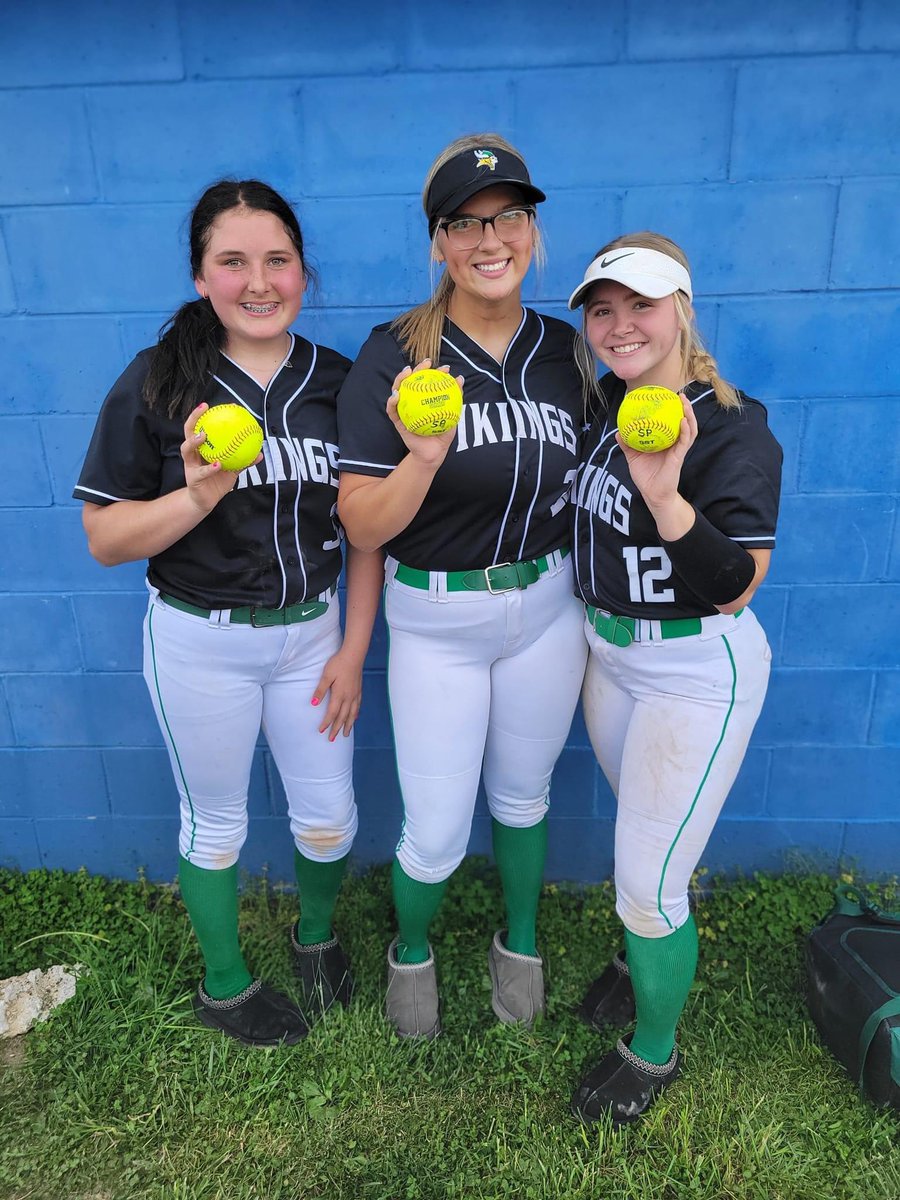 JaleighLindley's tweet photo. I was finally feeling like myself again tonight at the plate and on the rubber. I got my second home run and pitched a shutout winning 5-0 with 8 strikeouts. I got to celebrate my teammates as well. @ExtraInningSB @Los_Stuff @Ladyvikessoftb1 @08Lindley @KarenWeekly @UKCoachLawson https://t.co/NA2yYmsVp9