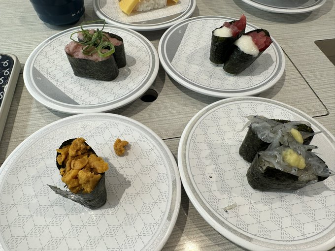 本日の寿司パコ+&alpha; https://t.co/qTO2FGc0hR