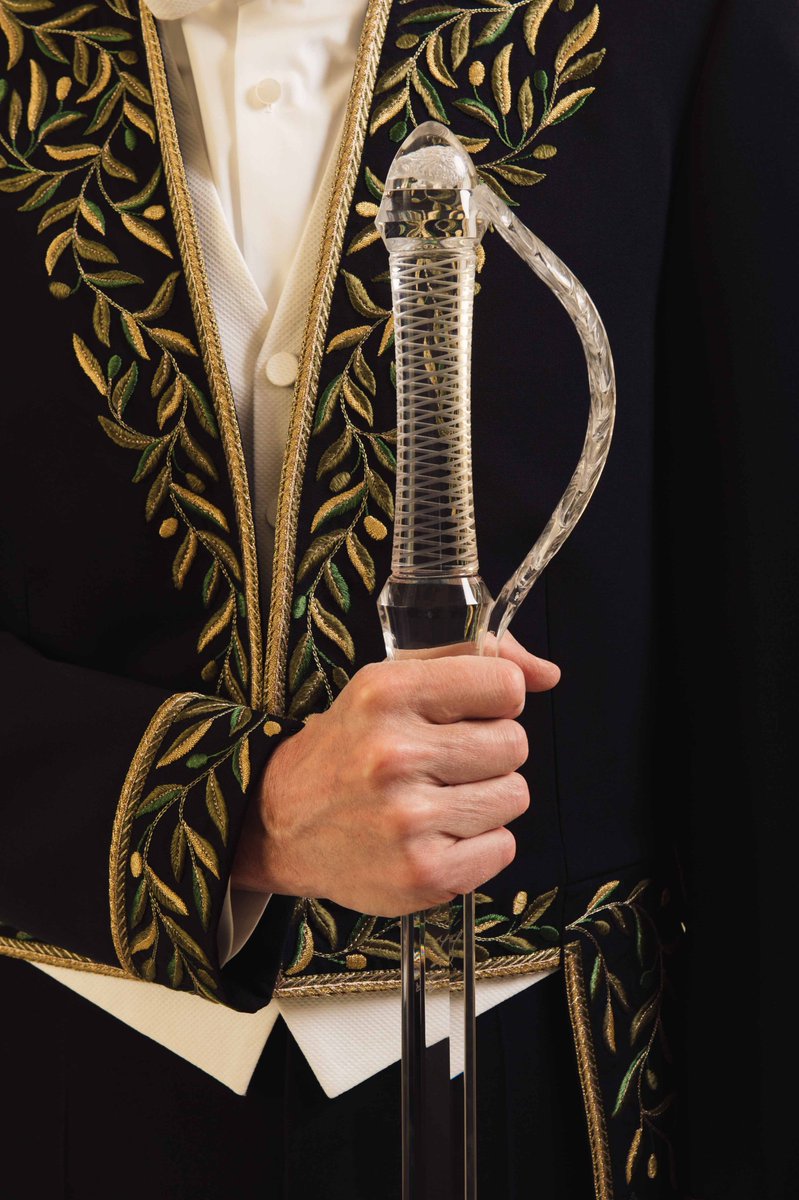 Jeudi 11 mai à 15h, je serai reçu par Pierre Nora  sous la Coupole, après avoir pronocé l’éloge de mon prédécesseur, Yves Pouliquen. A suivre sur le site de l'Académie française, academie-francaise.fr Ou sur ce lien: youtube.com/watch?v=br1PLd…