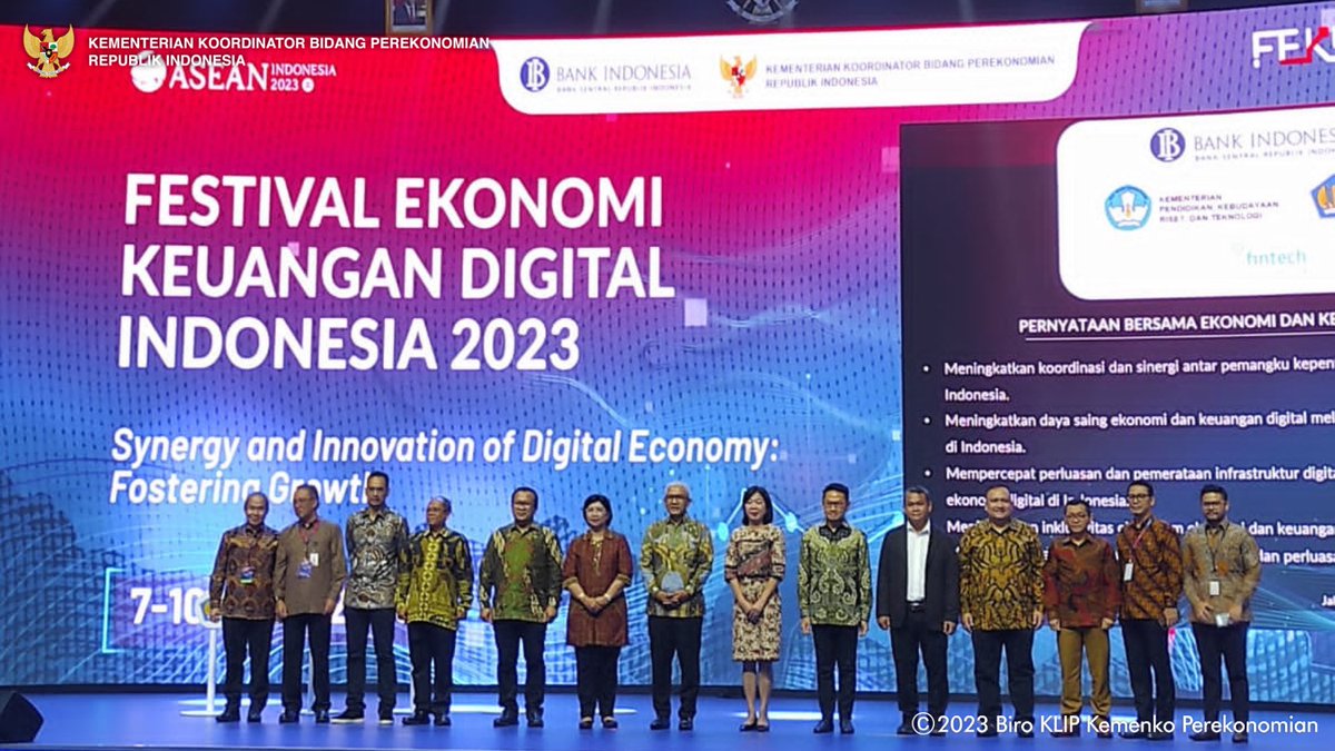 PerekonomianRI's tweet photo. #BeritaEkon

Hai #SahabatEkon

Ditutup dengan kemeriahan, Festival Ekonomi Keuangan Digital Indonesia (FEKDI) 2023 telah sukses diselenggarakan. 

Yuk Simak.
https://t.co/p2lNzXKoOS

#FEKDI2023 #EKONomiUnggul #IndonesiaMaju
#TerbaikUntukIndonesia https://t.co/auofaNyRve