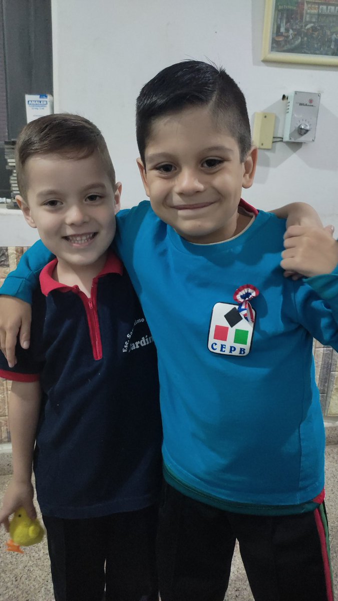 alejayeye85's tweet photo. #primos ❤️ https://t.co/8voDABuHWA