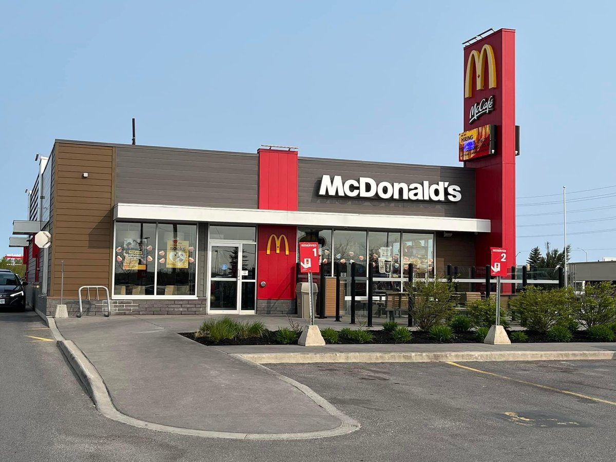 autismsociable's tweet image. Sociable was sooo excited to support McHappy Day today!! A portion of the proceeds go to our local Ronald McDonad House 🧡🧡🧡 #autismalmonte #autismmakingfriend
#autismfun
#autismsocialskills
#sociable