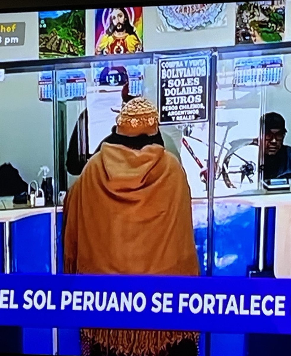 elvictoriano3's tweet photo. Los Bolivianos se defienden en Euros , Dólares y Soles.

Y Cerrón quería  usar a Bolivia como modelo a seguir. Que otro imbécil decía lo mismo? https://t.co/cmbTyrAO7z
