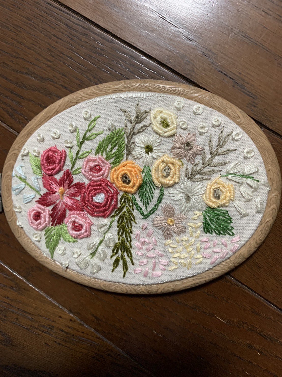 戸塚刺繍　つる 刺繍 地刺しキット プチフレームの壁飾り ひまわり｜コスモ