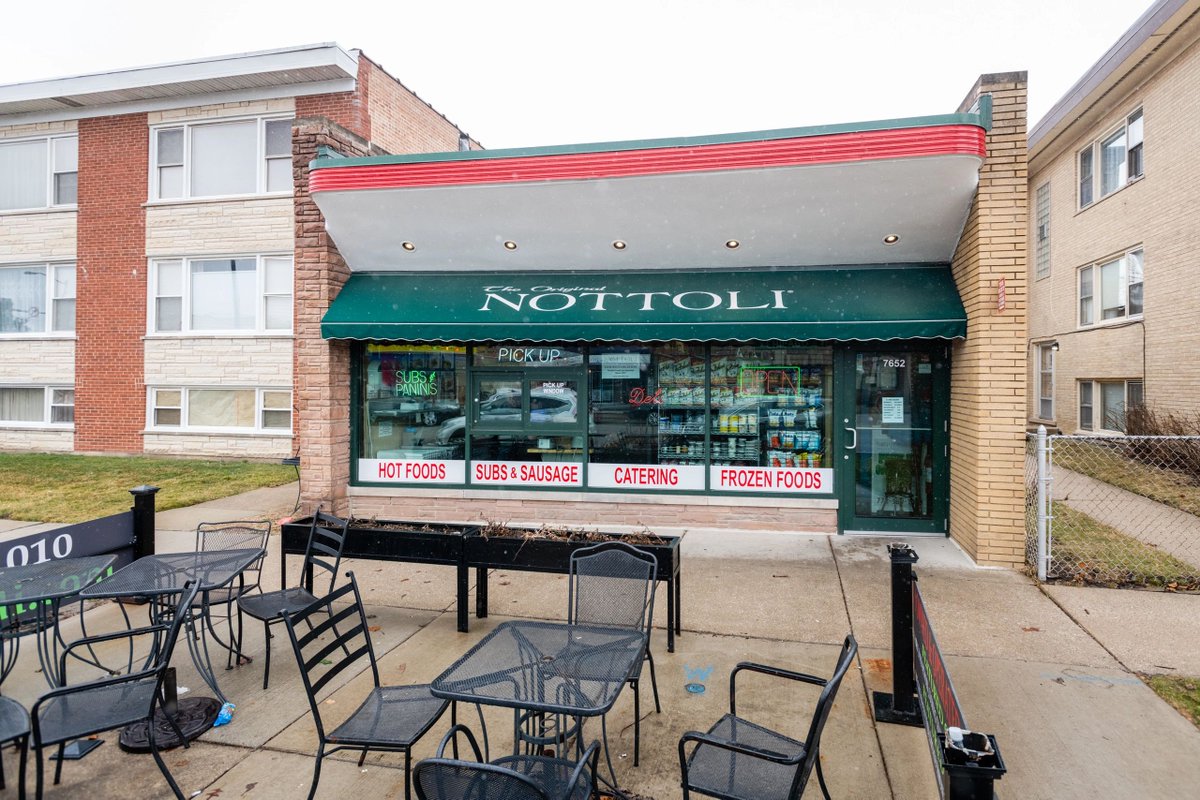 nottolideli's tweet photo. We've been bringing good eats and family values to Chicago for over 76 years now. With that much experience under our belts, why choose any other deli? #TheOriginalNottoliAndSon #Chicago #NottoliAndSon #Italian #ChicagoBites https://t.co/fWUpaJlM85