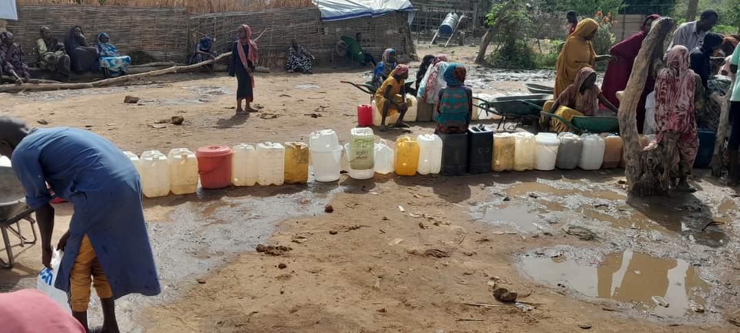 qoga12's tweet photo. #El_Geniane10May 
dry city، two weeks without drinking water and no safety in many residential neighborhoods of the city.
#KeepEyesOnSudan 
#StandWithSudan 
#SudanCrisis 
#لازم_تقيف https://t.co/9Ep0ColJOC