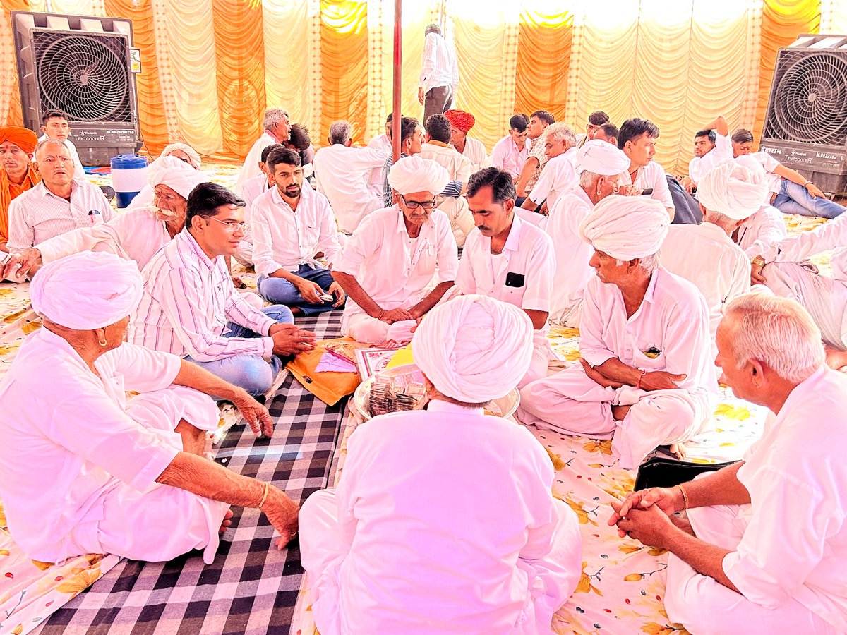 NarpatRajBarmer's tweet photo. गुड़ामालानी विधानसभा क्षेत्र के ग्राम पंचायत मिठीबेरी में श्री भगाराम पुत्र श्री गैनाराम जी पोटलिया के परिवार में आयोजित उनके सुपुत्रो के विवाह समारोह में शामिल होकर पोटलिया परिवार को बधाई एवं शुभकामनाएं दीं। #Gudamalani #Mithiberi https://t.co/O8LDl4c3DB
