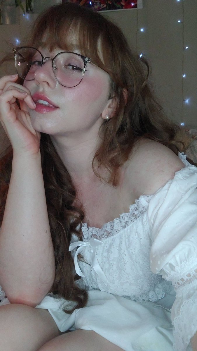 sandy frizzle ☭ on Twitter: "I bite"