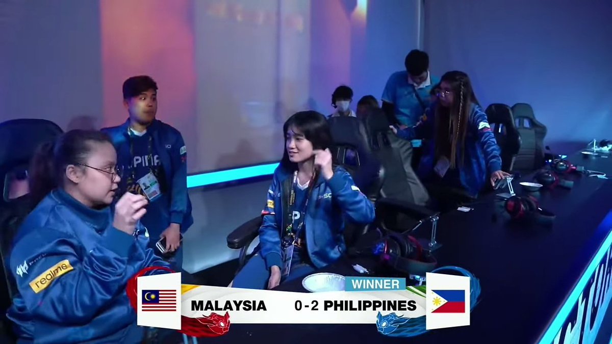 48esports's tweet photo. Sementara, Filipina akan kembali melawan Indonesia di Final Tim Putri divisi Mobile Legends hari ini

FYI, laga Semi Final antara Malaysia melawan Filipina sempat mengalami kendala teknis, sehingga laga baru selesai hingga dini hari tadi

#SEAGames2023 https://t.co/vjZU7ycHZW