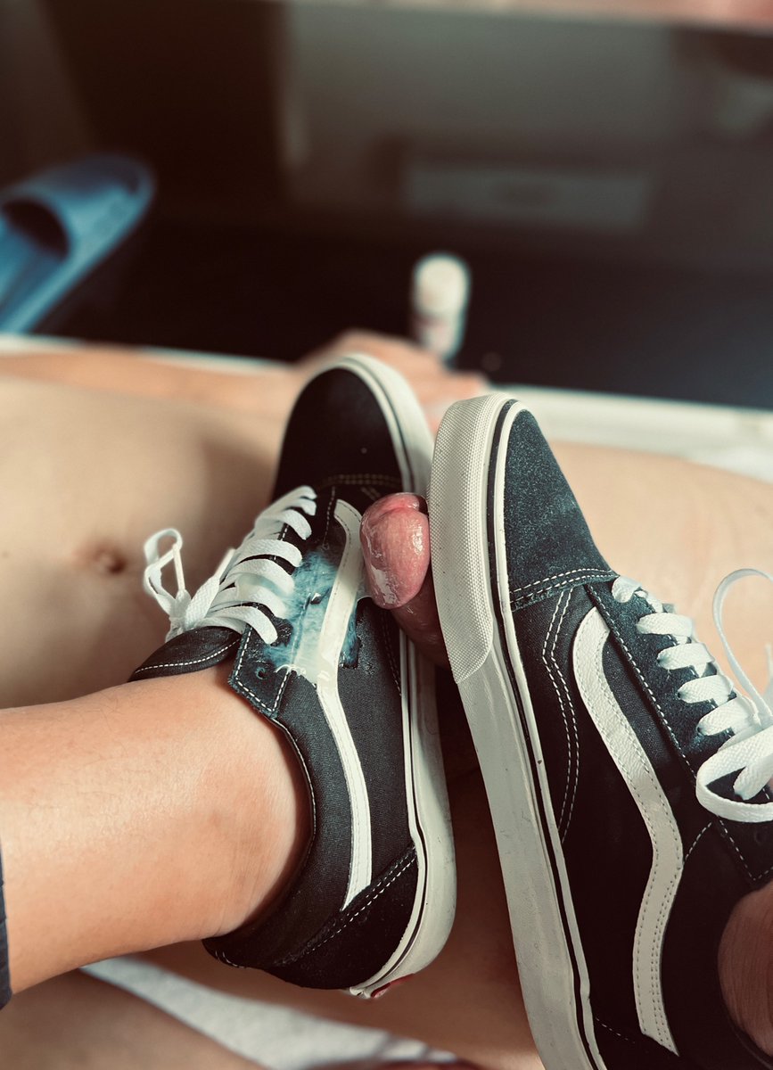 sneakerboyss19's tweet photo. 用🦶放🎆 想玩的来#踩🐍 https://t.co/mIwunHftSB