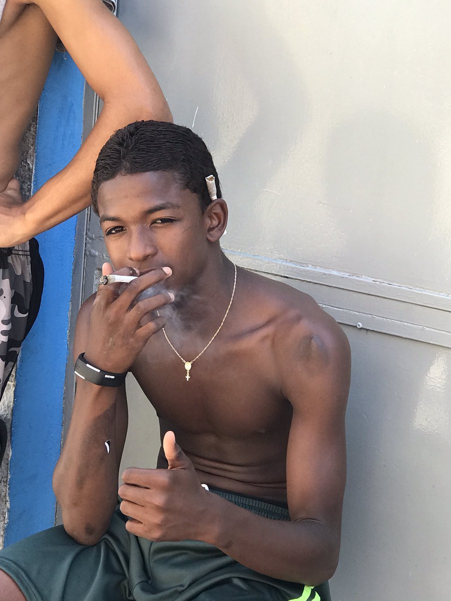 Oi irmão me diz como vc ta a saudade ainda vai me matar to muito triste te amo abusado❤️💔🏴🌟😭