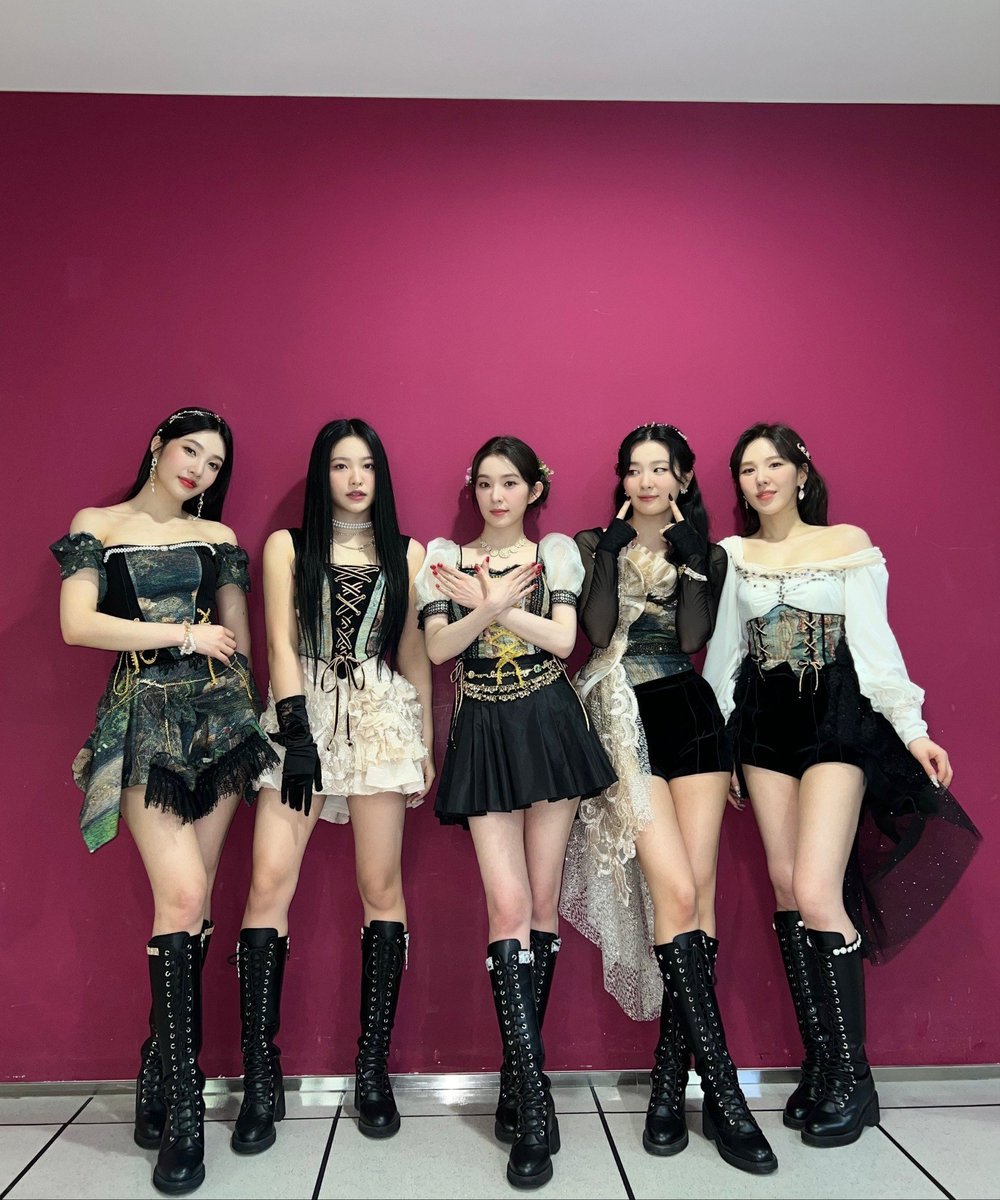 What was your favorite Red Velvet styling for their Feel My Rhythm promotion?
tinyurl.com/57jmfxxt