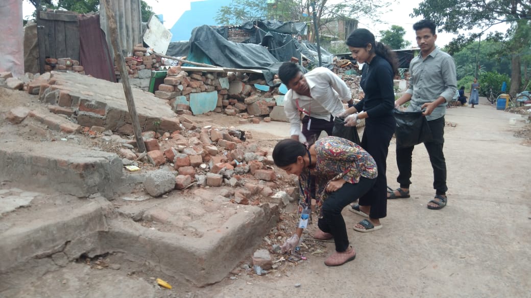 Clean your screens as if you are cleaning your soul, allowing the air to flow through freely 😊 <a href="/Ganjam_Admin/">Collector & District Magistrate, Ganjam</a> <a href="/MayorBerhampur/">MayorBerhampur</a> <a href="/SATTVIC_SOUL/">Sattvic Soul Foundation</a> <a href="/Sdg13Un/">🇺🇳 #UN 🇺🇳 #SDGs 🌏 #ClimateAction 🌐 #ActNow</a> <a href="/SDGOdisha/">SDG Odisha</a> <a href="/sp_ganjam/">SP Ganjam</a> <a href="/Ssamal12345/">Satyabrata Samal (Mr. SOUL) 🇮🇳 🌍</a> <a href="/ZP_Ganjam/">Zilla Parishad, Ganjam</a> <a href="/pollutionfree_E/">Pollution-free Earth Foundation</a> <a href="/Genvironment10/">greenenvironment</a> <a href="/PloggingR/">Plogging RRevolution</a>