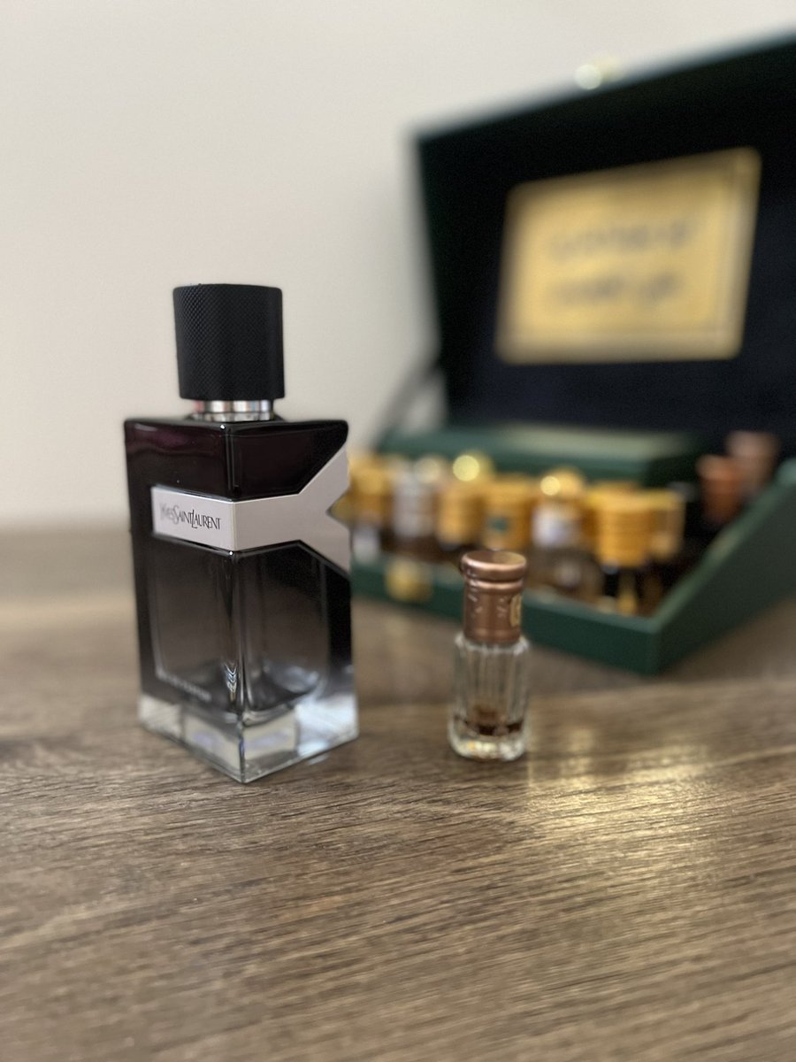 العطور الصيفية عادةً تكون مبهجه جالبه للاسترخاء ويكون الأداء متوسط لكن واي سان لوران edp حقق المعادلة الصعبة الجمال والقبول والأداء الممتاز ،، أنيق العطور الزرقاء سيبقى من التحف الخالده 😍

 #رابطة_عشاق_العطور