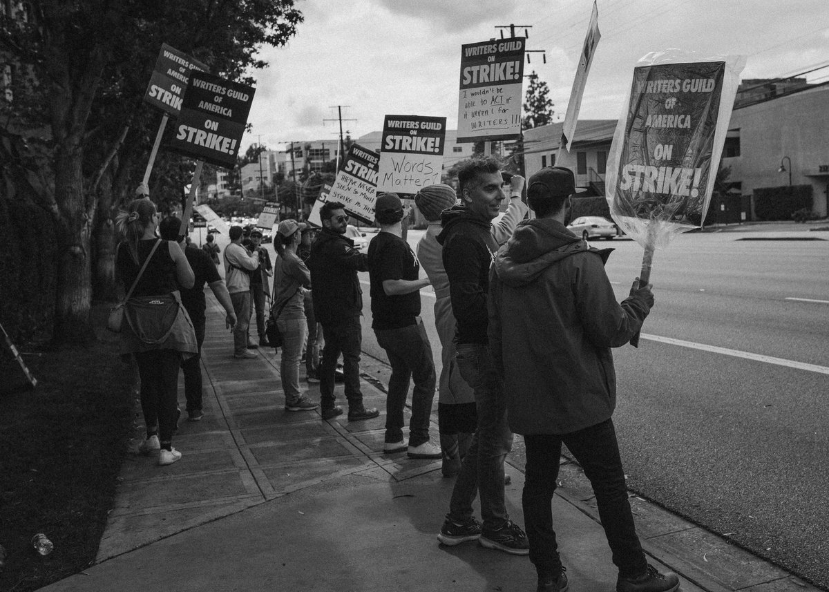 Some fantastic photos taken by the hugely talented <a href="/JW_Hendricks/">J.W. Hendricks</a> last week at the #WGAStrike at Disney. 
See you on the line❤️👊🏽✊🏽
#WGAStrong #SAGAFTRASolidarity
#Union #UnionStrong
#Solidarity 

(w/@mikecnelson1 &amp; <a href="/TheAlyMawji/">Aly Mawji</a>) <a href="/sagaftra/">SAG-AFTRA</a> <a href="/WGAWest/">Writers Guild of America West</a>