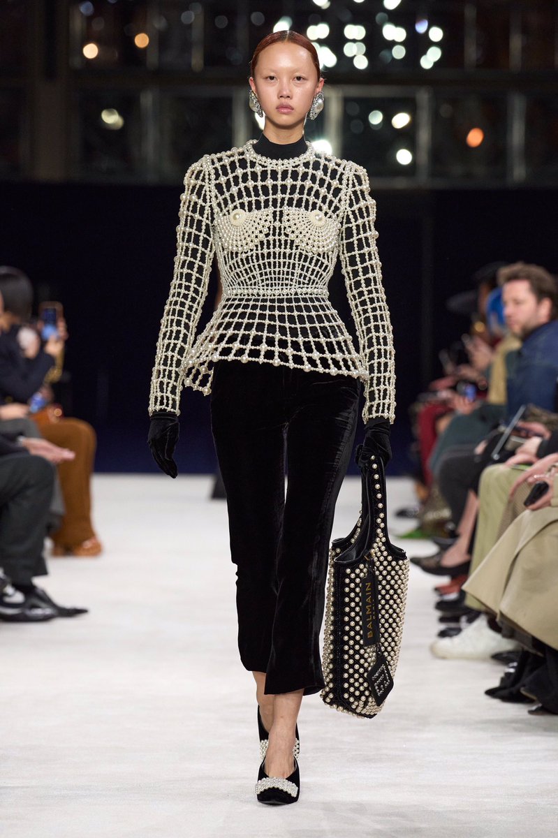 saintdoII's tweet photo. custom balmain designed by olivier rousteing inspired by the pearl detailed look #43 from balmain fall 2023 rtw https://t.co/yUstL0R6II