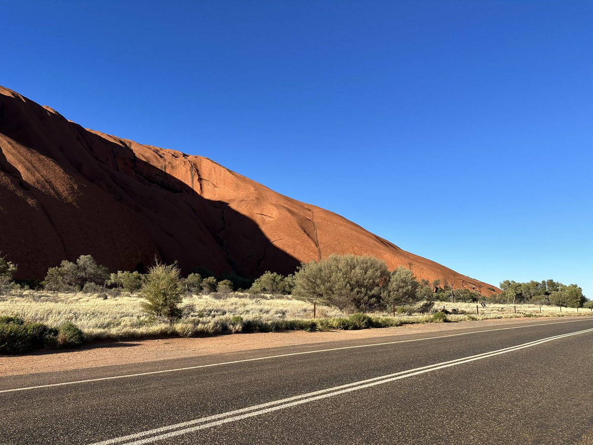 RebeccaaBorg's tweet photo. Taking some time away from the computer to explore the wonderful scenes in the NT. First stop - Uluru, land of the Aṉangu. @newscomauHQ
@exploreuluru @barkingowlcomms
@australia @ntaustralia #ExploreUluru #WintjiriWiru #Justwow https://t.co/S3SQFQ02sY