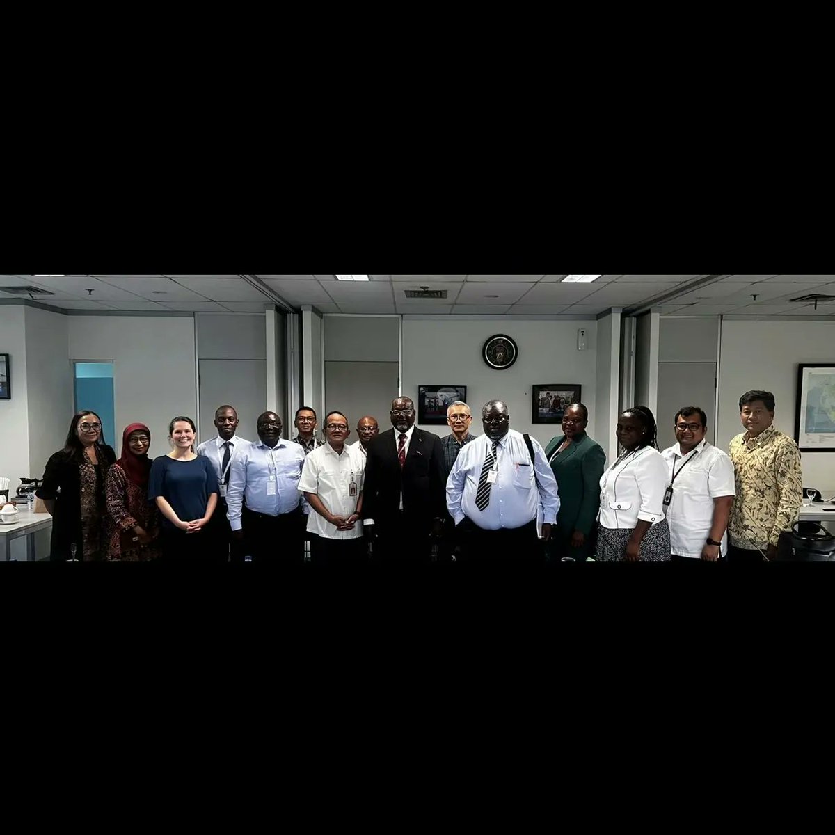 tnp2k's tweet photo. Welcome to Indonesia!🇮🇩

We are honored to welcome our esteemed guests from Malawi, as we share our experience and insights on The Role of TNP2K &amp; Its Contribution to the Social Protection Reforms and Acceleration of Poverty Reduction in Indonesia. https://t.co/hNGws33SpA