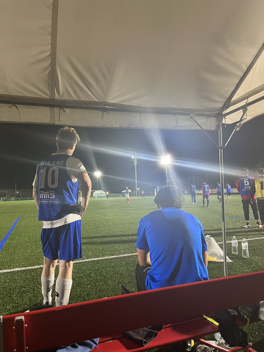 fcroberts11's tweet photo. 昨日も20人以上来てくれました！ありがとうございます！次回は5/15 19〜21時 A1A2グラウンドです！！ https://t.co/X2Q1UInCkj