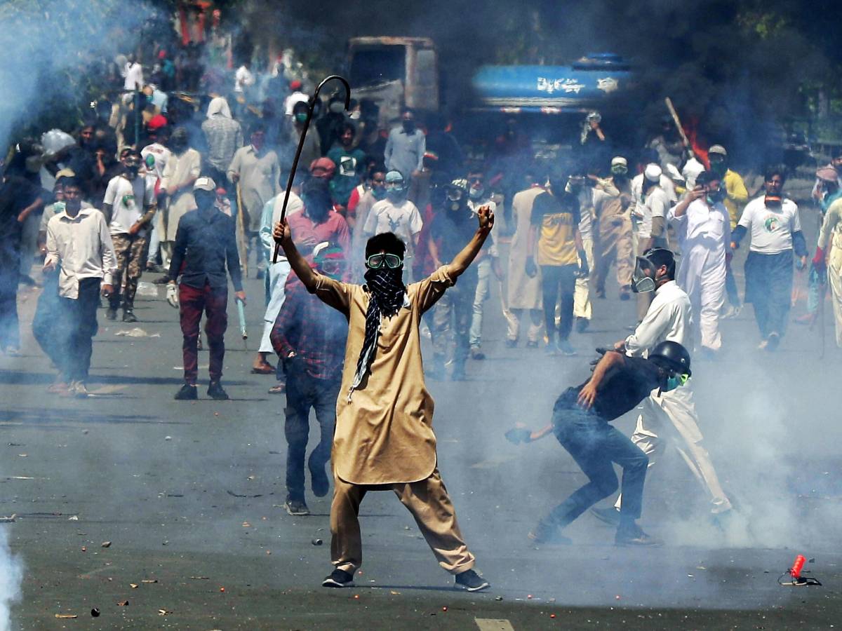 Khan in carcere, #Pakistan in fiamme: L'ex premier in custodia, rivolta nel Paese: scontri, oltre mille arresti e almeno 8 morti ilgiornale.it/news/politica/…