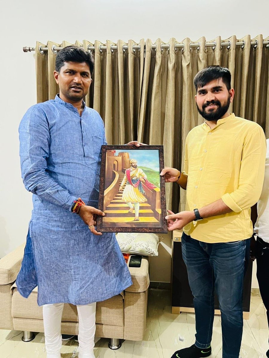 Vishal_Gajjar_'s tweet photo. ભારતીય જનતા યુવા મોરચાના ઉર્જાવાન પ્રદેશ અધ્યક્ષ આદરણીય પ્રશાંતભાઈ કોરાટ ને જન્મદિવસ ની ખુબ ખુબ શુભકામનાઓ  
#HappyBirthday 
@DrPrashantkorat https://t.co/AKfbX6Gax4