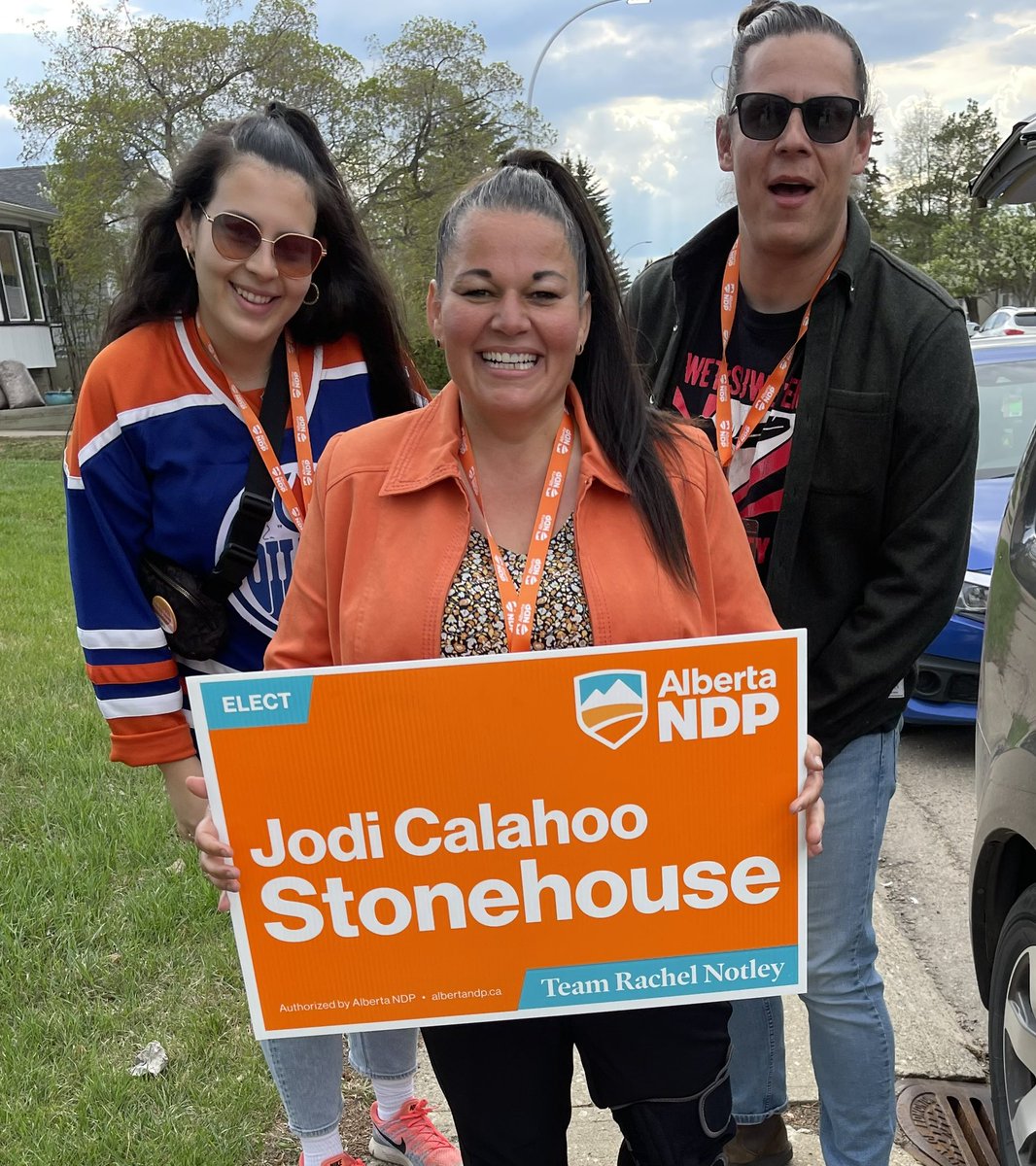 jodi_stonehouse's tweet photo. We are halfway to our campaign fundraising goal thanks to the generous support and contributions of all of you.
If you’d like to donate you can do so here: https://t.co/vd1EgqCrbC
hiyhiy
#Imwithrachel https://t.co/lUaJPXng5D