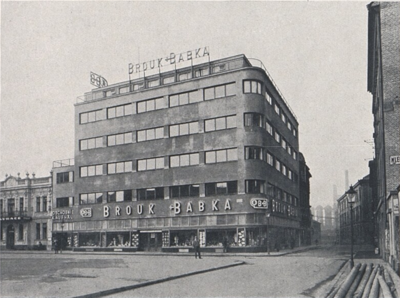 MikesVerca's tweet photo. Ostrava
Architekt Karel Kotas, 1928
Brno
Architekt Miroslav Kopřiva, 1934
České Budějovice
Architekt Karel Chochola, 1935
Liberec
Architekt Jan Gillar, 1936 https://t.co/OTv0X4GYTU