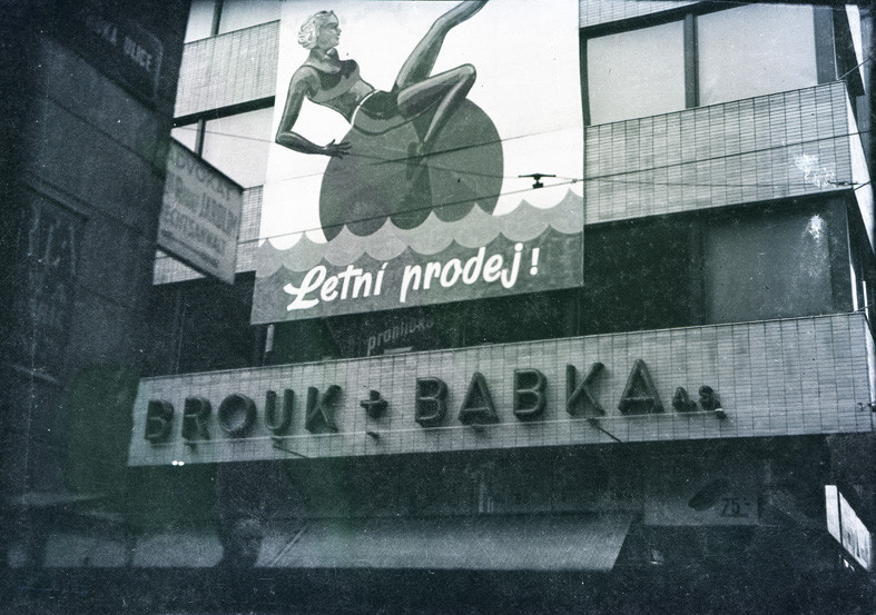MikesVerca's tweet photo. Ostrava
Architekt Karel Kotas, 1928
Brno
Architekt Miroslav Kopřiva, 1934
České Budějovice
Architekt Karel Chochola, 1935
Liberec
Architekt Jan Gillar, 1936 https://t.co/OTv0X4GYTU