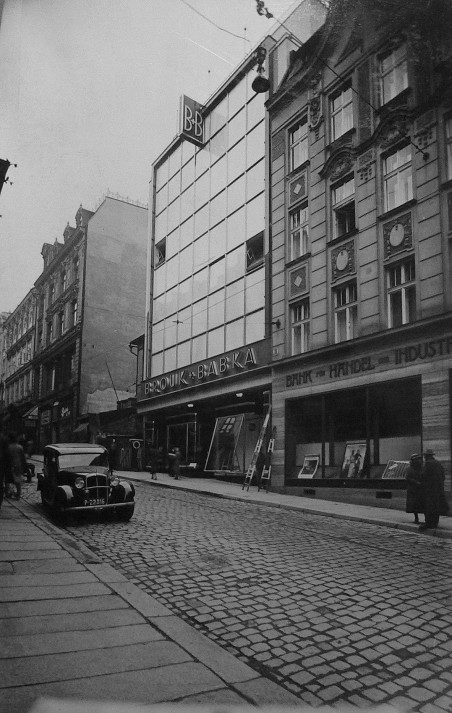 MikesVerca's tweet photo. Ostrava
Architekt Karel Kotas, 1928
Brno
Architekt Miroslav Kopřiva, 1934
České Budějovice
Architekt Karel Chochola, 1935
Liberec
Architekt Jan Gillar, 1936 https://t.co/OTv0X4GYTU