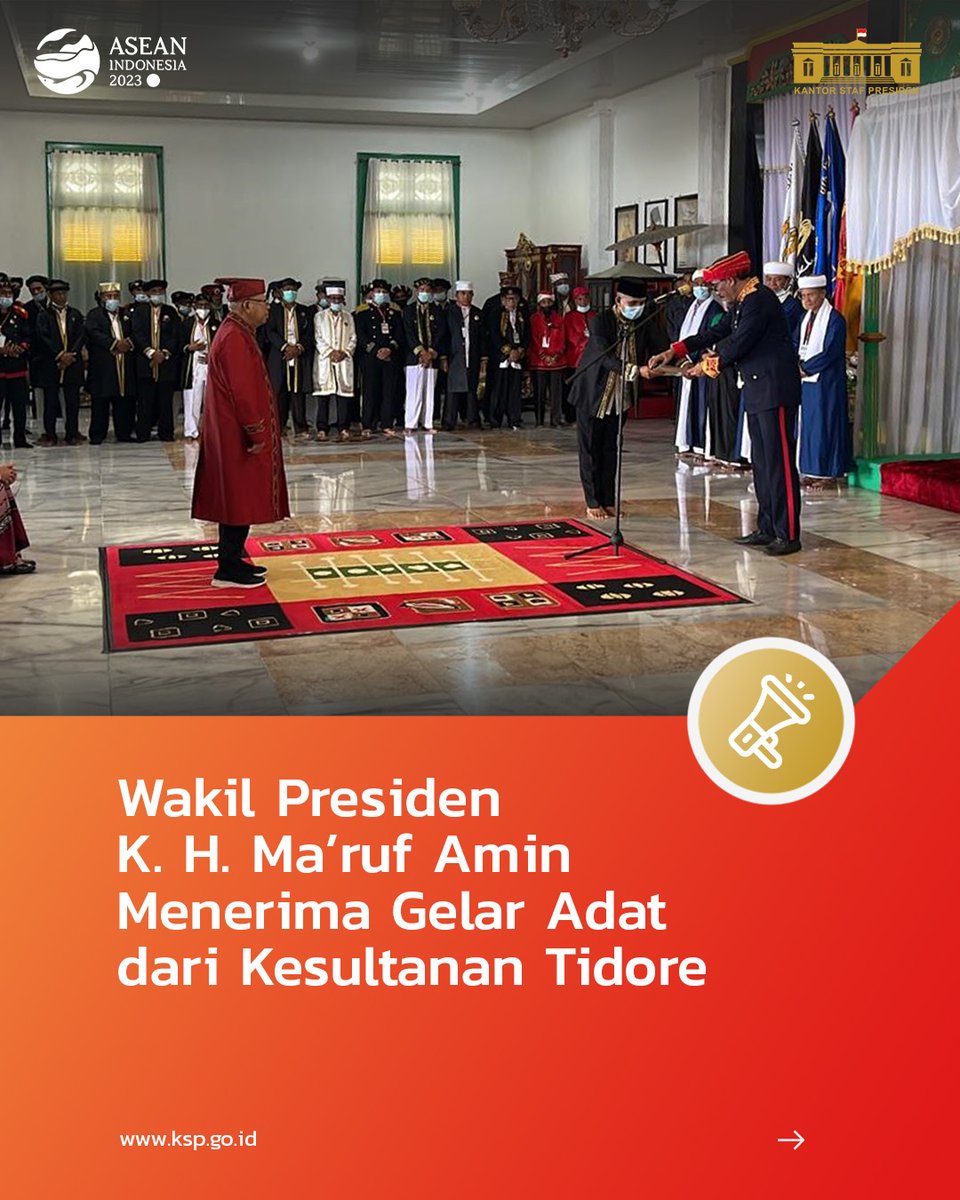 #TuandanPuan, dalam kunjungannya ke Provinsi Maluku Utara, Wakil Presiden (Wapres) @Kiyai_MarufAmin mendapatkan penganugerahan gelar adat yang diberikan oleh Kesultanan Tidore di Kedaton Kesultanan Tidore, Soa Sio, Kota Tidore.

#Wapres #Tidore #KSP