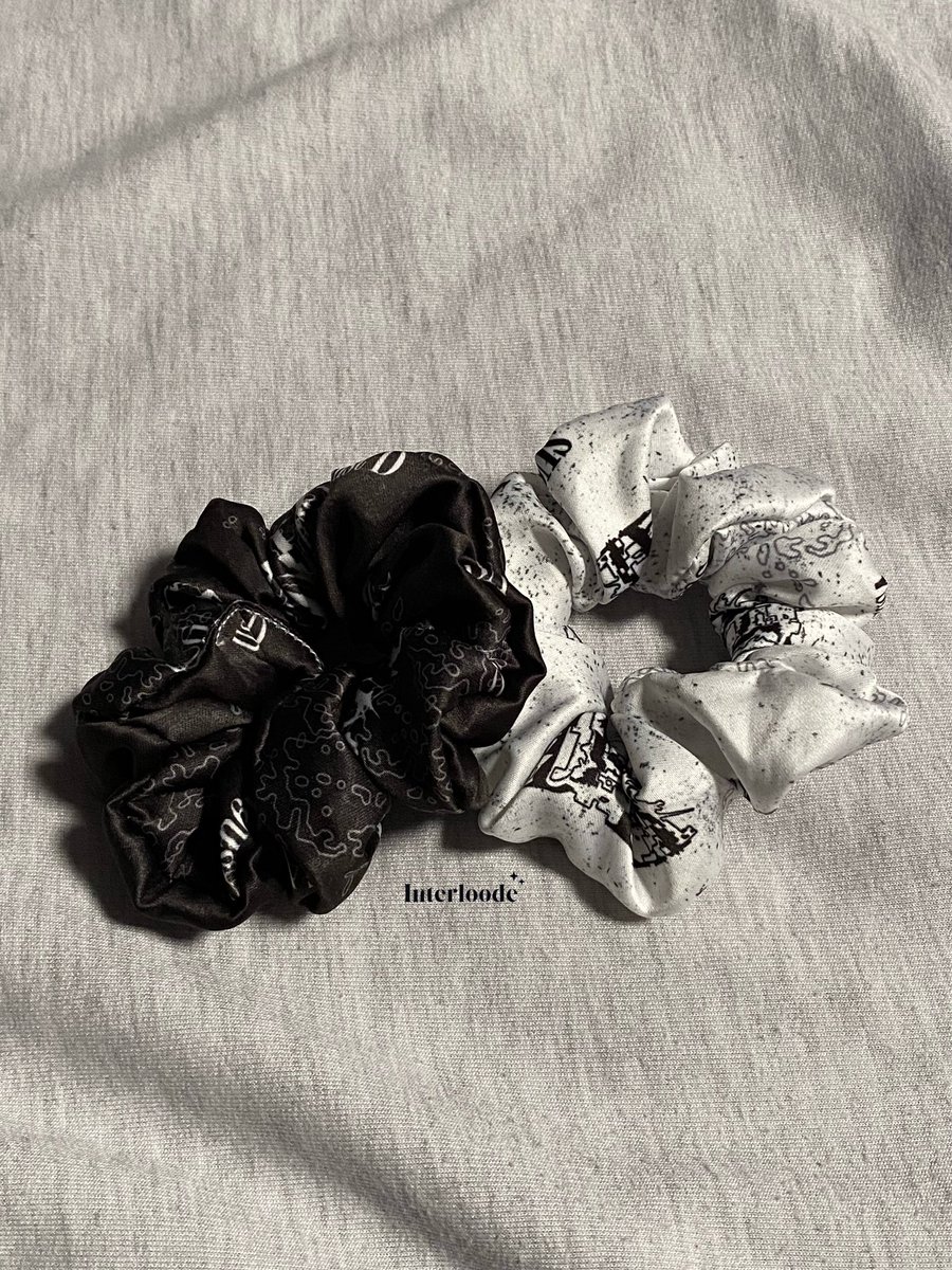 interloode_id's tweet photo. SUGA AgustD D-Day Scrunchie details https://t.co/D1n3ZAJYym