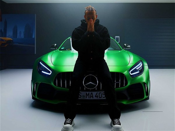 Stefanie tweet media