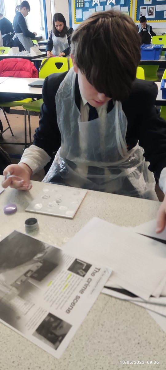 ClywedogScience's tweet photo. Doing our forensics #crestaward today. Finding out the variables for lifting a good fingerprint https://t.co/FSDziRRVp9