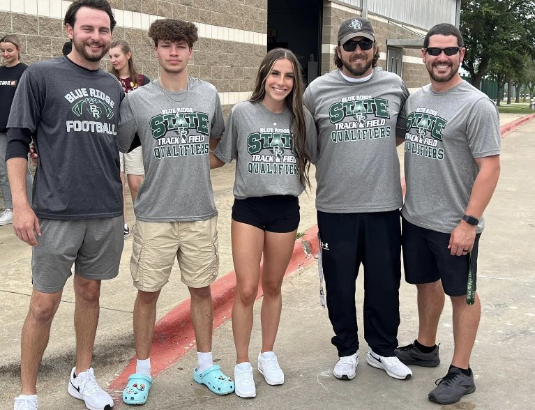 TxMattKimball's tweet photo. Good luck to Chloe and Cash as they run at State today!  Your Blue Ridge family is behind you all the way!!  Go Tigers!!  @chloeenloe4 @GoodmanCash @BlueRidge2Fast https://t.co/Pd6u1KpyJ1