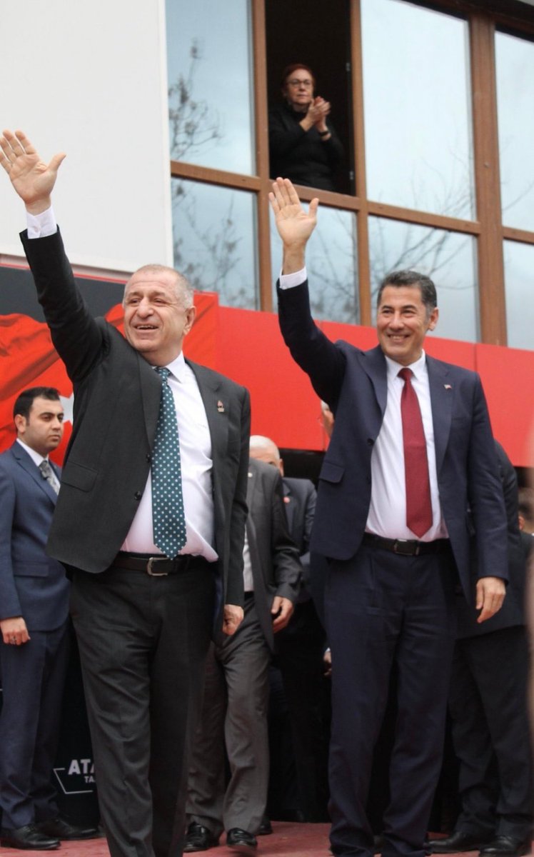 Crntnc_'s tweet photo. An itibariyle Muharrem İnce adaylıktan çekildi! Bana gelen mesajlarda İnce ile Sinan bey arasında kalan çoktu.
Muharrem İnce taraftarlarına sesleniyorum
Arkadaşlar eğer gerçekten Türk milliyetçiyseniz ,Atatürk çizgisindeyseniz şimdi Sinan Oğan zamanı şimdi #OAnGeliyor https://t.co/ggg825Ff7l