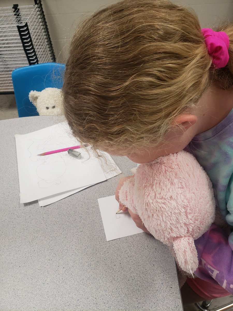 We had some extra guests at the grade 5 art club yesterday for #BearWitnessDay 🥰