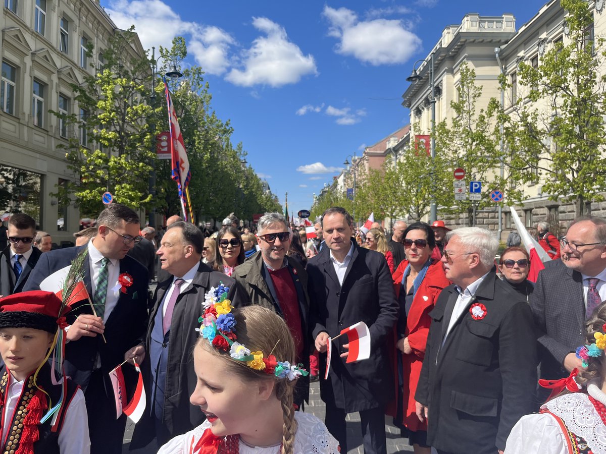 Together-Razem tweet media