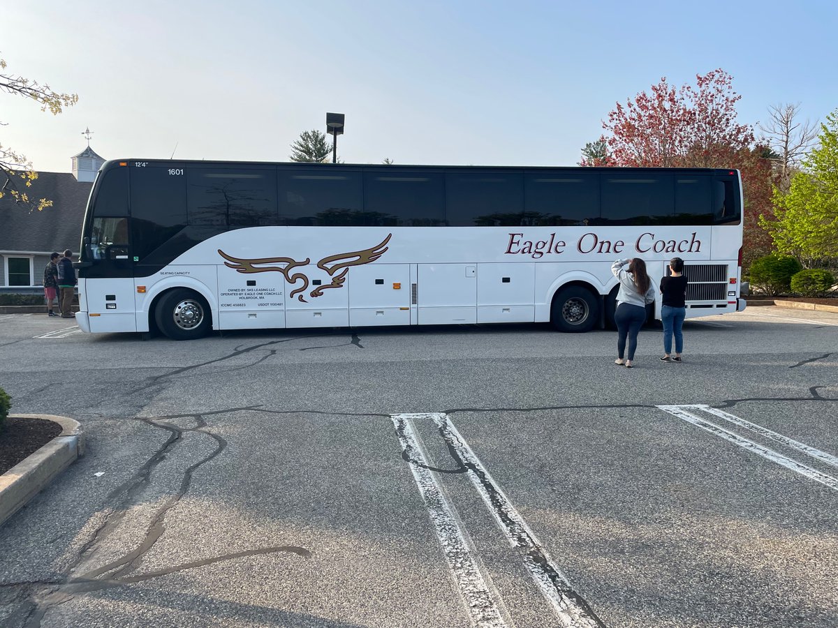comsprincipal's tweet image. Bon voyage to the 8th grade French students from CMS and Gates MS in Scituate as they embark on their trip to Quebec #proudtobecms
