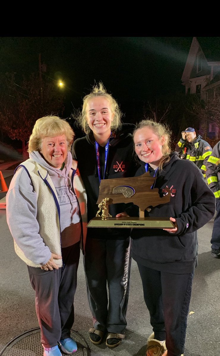 Congratulations to Teagan Shaughnessy for committing to go to Endicott College to study nursing. Also, Teagan will be competing on their track team. We wish you the Best!