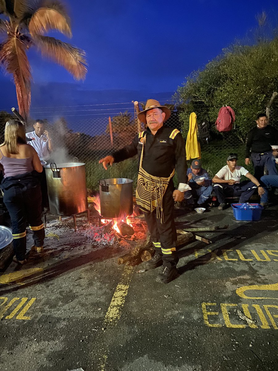 Llevamos 31 dia negociacion con Ecopetrol pliego de USO,  no hay un solo acuerdo, la respuesta patronal  nada,siendo ecopetrol rentable 33.4 billones 2022,gracias a 10 trabajadores directos y 42 mil contratistas. Ecopetrol asi nos  obliga ir a paro labores,no hay otra alternativa