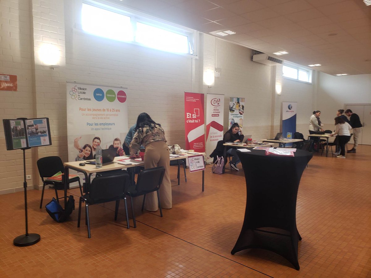 CambresisEmploi's tweet photo. 📍 10/05/23 : #RuralJobTour - Salle des fêtes Beauvois-en-Cambrésis, organisé par la Communauté d'Agglomération du Caudrésis Catésis.
Présence de Cambrésis Emploi, et notamment du #PRIF : Informations formations, métiers porteurs avec utilisation des casques à réalité virtuelle. https://t.co/km6JOSQAKK
