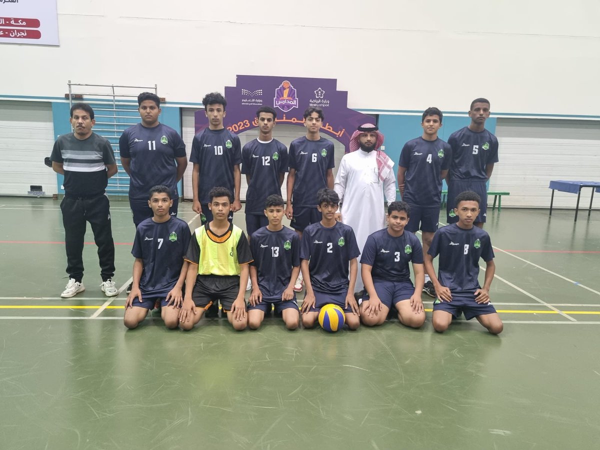ibrah3sh's tweet photo. *مدرسة صلاح الدين المتوسطة بالرجيع بطل منطقة جازان لدوري المدارس لكرة الطائرة*

*الف مبروووك لإدارة تعليم صبيا الف مبروك لمحافظة صبيا https://t.co/TbeELOXdBr