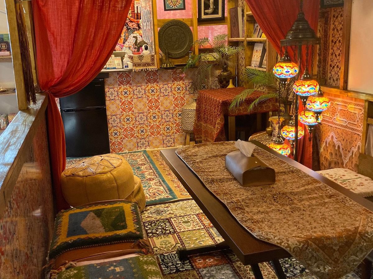 【お知らせ🐢】

今回 #ゲームマーケット2023春 のスタッフにはボードゲームのお店やYouTuberが駆けつけてくれました！なかなかお会いできない方もいらっしゃるのでぜひお声掛けください！

わたなべさん（TikTok YouTube）
ろんさん（HighFive）
ニワさん（Asobbe）
れなさん（バスラ）