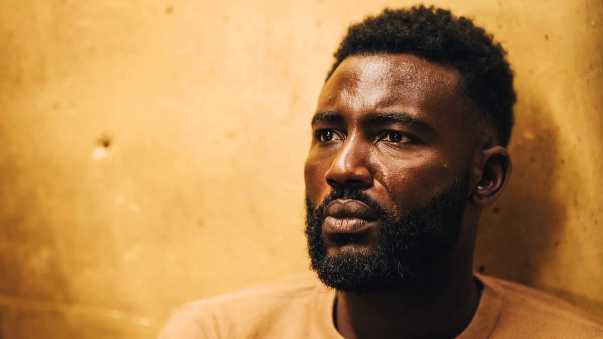 LeCNC's tweet photo. #LaGravité
Pour son 2e long métrage, le cinéaste franco-burkinabé @Cedricido1 mélange les genres et signe un film sur la banlieue entre cinéma d’action, thriller et science-fiction. Entretien.
https://t.co/pVFqDf9hiK https://t.co/h1rJL0ujeo