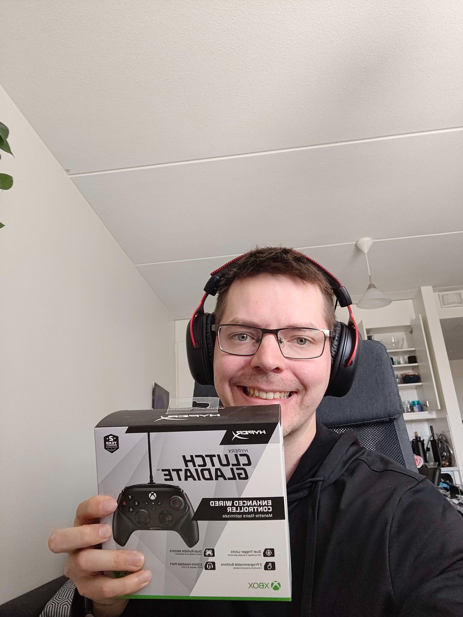 monnixxx's tweet image. Tarvitsetko uutta @HyperX  ohjainta pelaamiseen? :) Nyt on oiva mahdollisuus voittaa itsellesi tämän kuun arvonnasta, tästä linkistä pääset mukaan arvontaan #HyperXNordic  #Ad gleam.io/iTZID/monnirs-… !