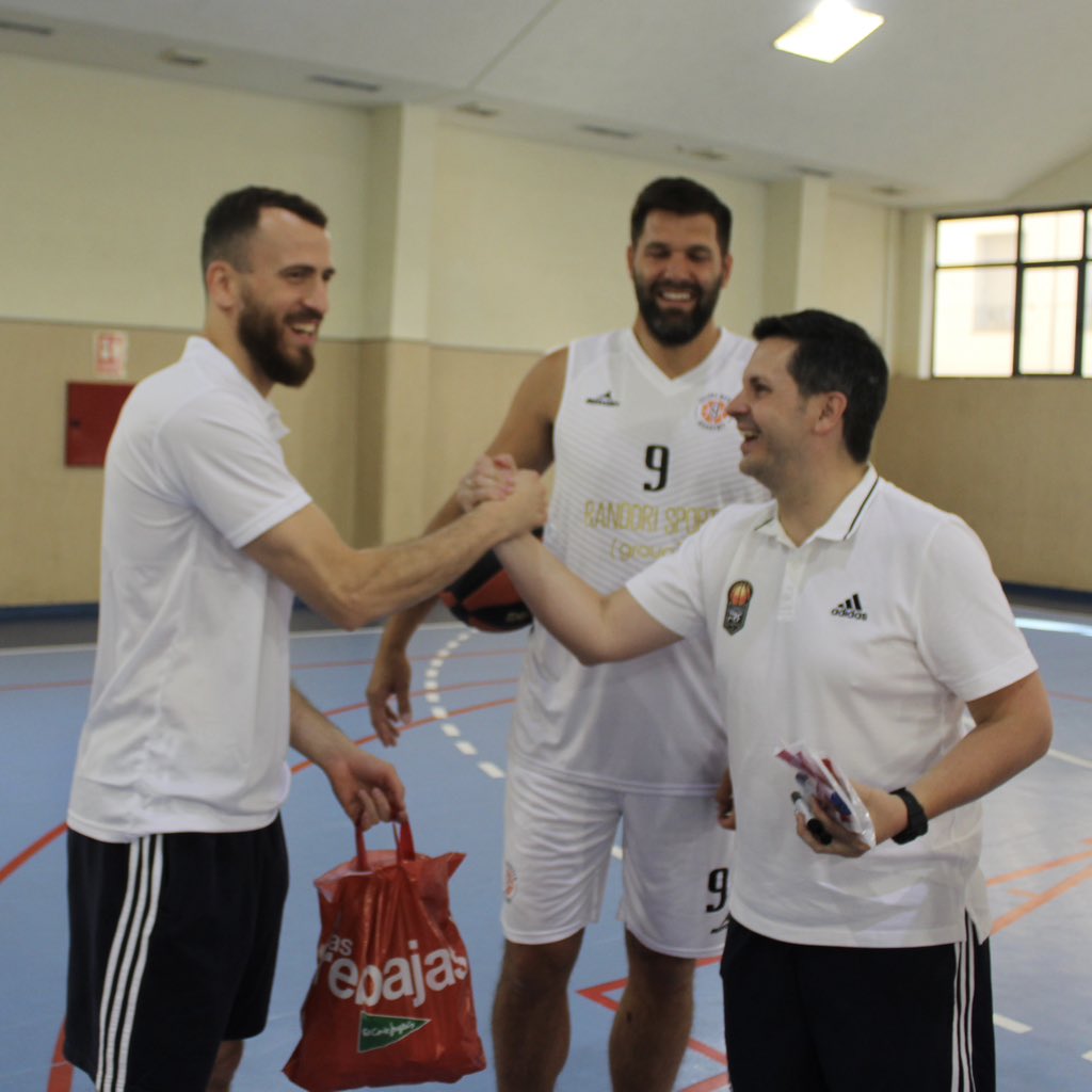 jigparedes's tweet photo. Anoche MVP @SergioRodriguez 🏀🔥 pulsó el interruptor #ModoNBA y lanzó al Madrid hacia la @EuroLeague #FinalFour

¡Felicidades CHACHO🧔🏻‍♂️! https://t.co/0QtfGODHrr