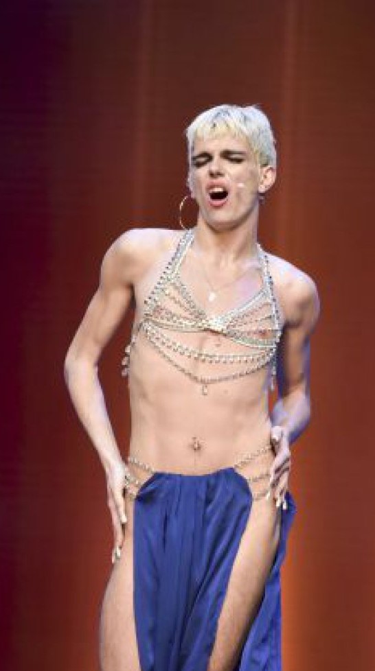 Por fin la Universidad de Salamanca <a href="/usal/">Universidad de Salamanca</a> accede a la petición que Millán Astray hizo en su Paraninfo. ¡Muera la inteligencia!