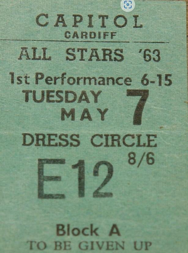CardiffMH's tweet photo. All Stars '63 at the Capitol Theatre, 7th May 1963
John Leyton, Jet Harris, Billy Boyle, Duffy Power, Don ‘Fireball’ Spencer. Bick Ford, Grazina, Mike Berry, Mike Sarne and Billie Davis
#johnleyton #jetharris #capitoltheatre #caerdydd #cymru #cardiff #wales #cardiffmusichistory https://t.co/OrUiIkf9sS